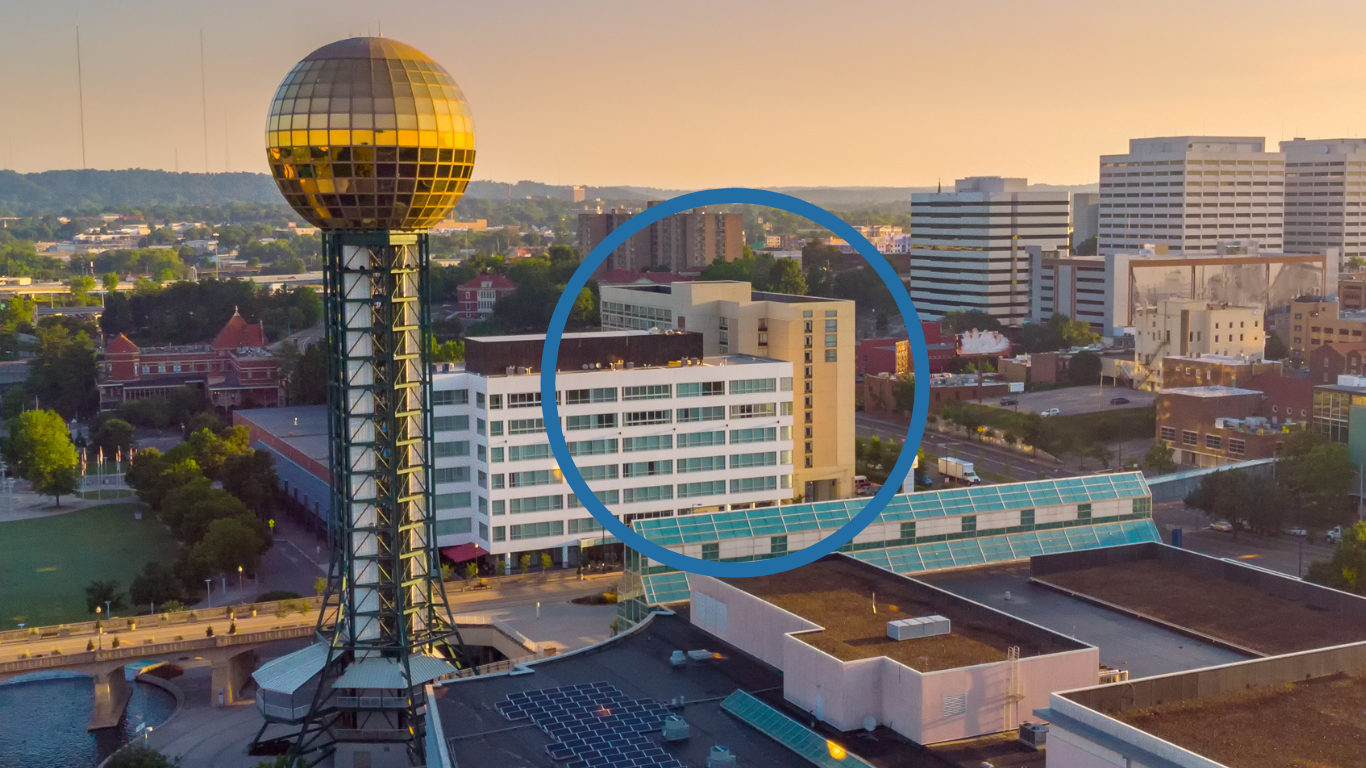 A circle highlighting which of the 2 hotels is The Marriott